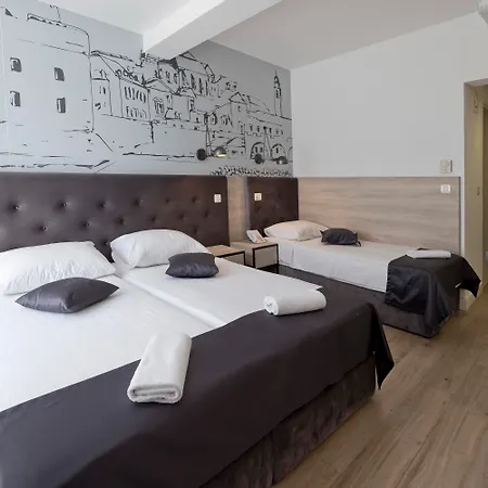 Perla Hotel 3*