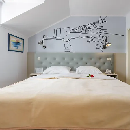 Perla Hotel 3*