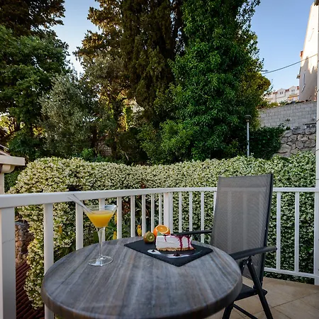 Perla Hotel 3*