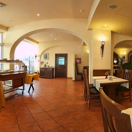 Hotel Perla 3*