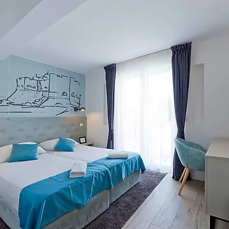 Otel Perla 3*