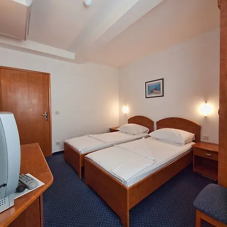 Hotel Perla 3*